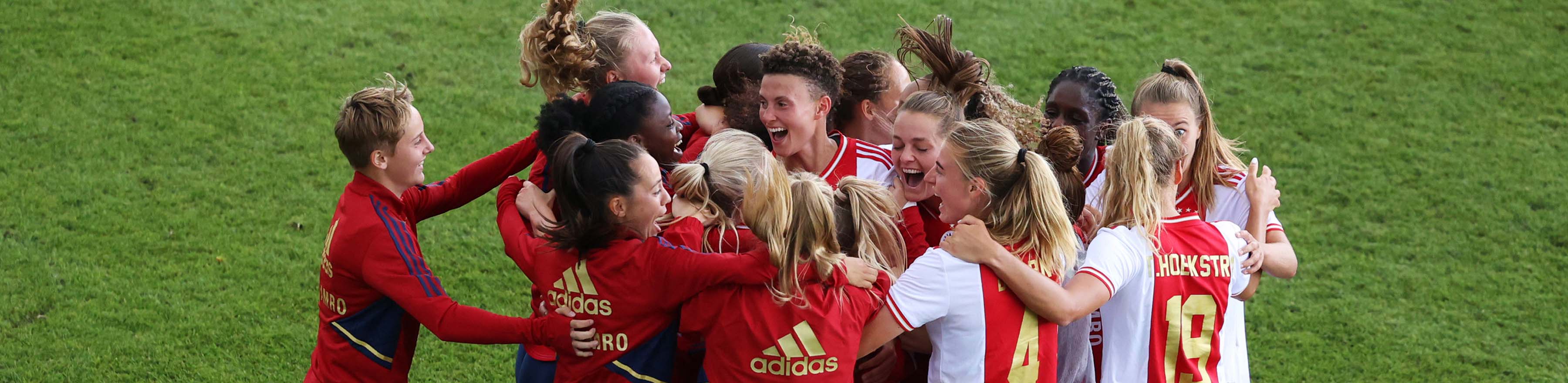 Ajax Vrouwen 10 jaar